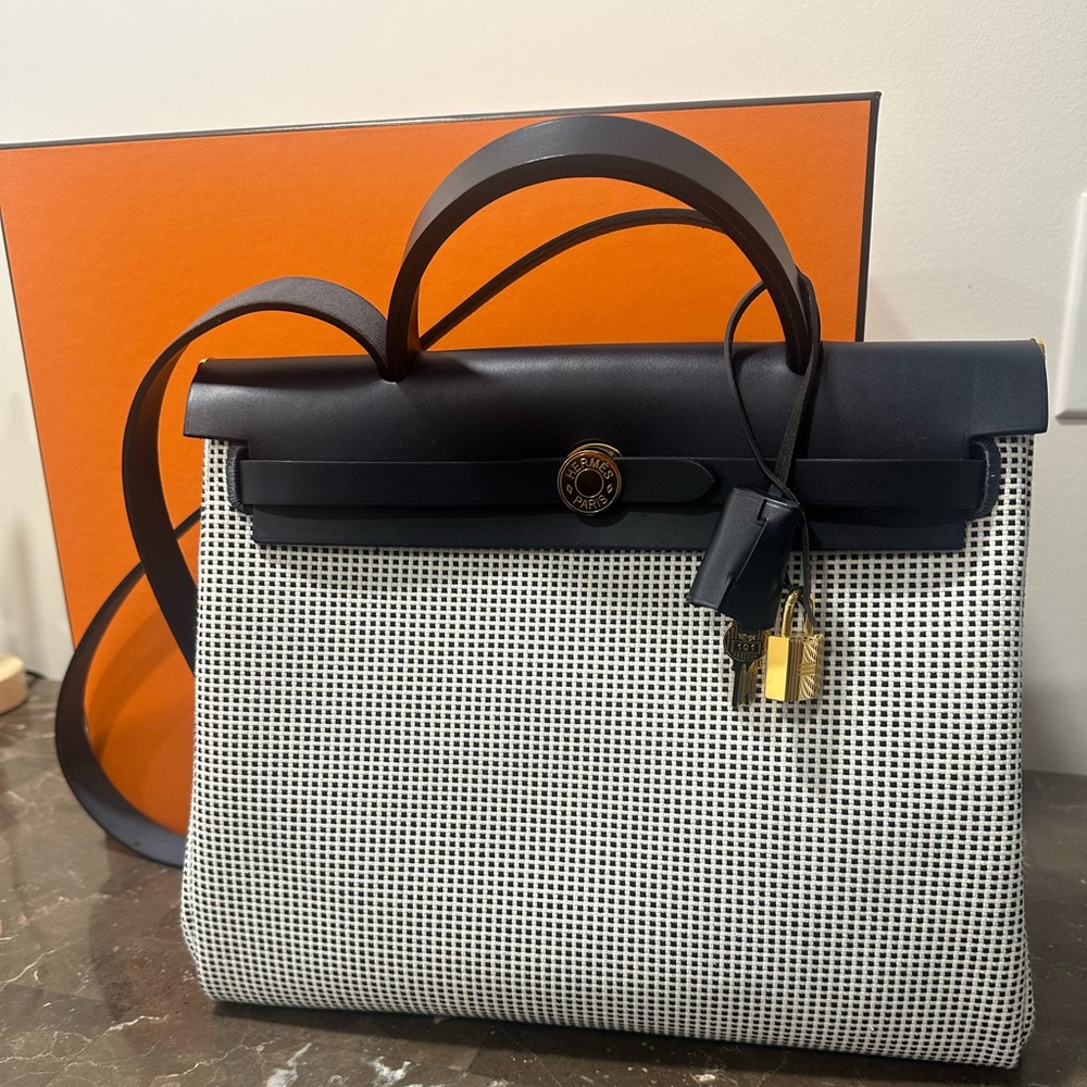 Hermes Herbag- 31 Navy and off white